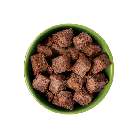 CESAR puszka 400g - mokra karma pełnoporcjowa bogata w jagnięcinę, przybrana marchewką, ziemniakami i szpinakiem dla dorosłych psów